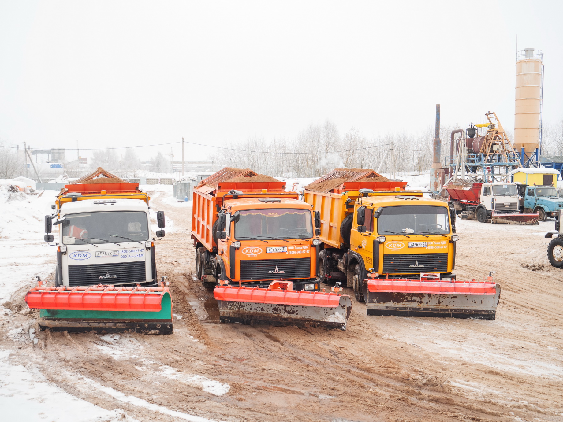 Ивановским коммунальщикам в борьбе со снежными заносами не хватает специализированной техники