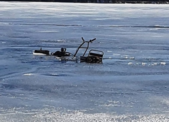 Житель Ивановской области провалился в акватории Волги под лёд на мотобуксировщике