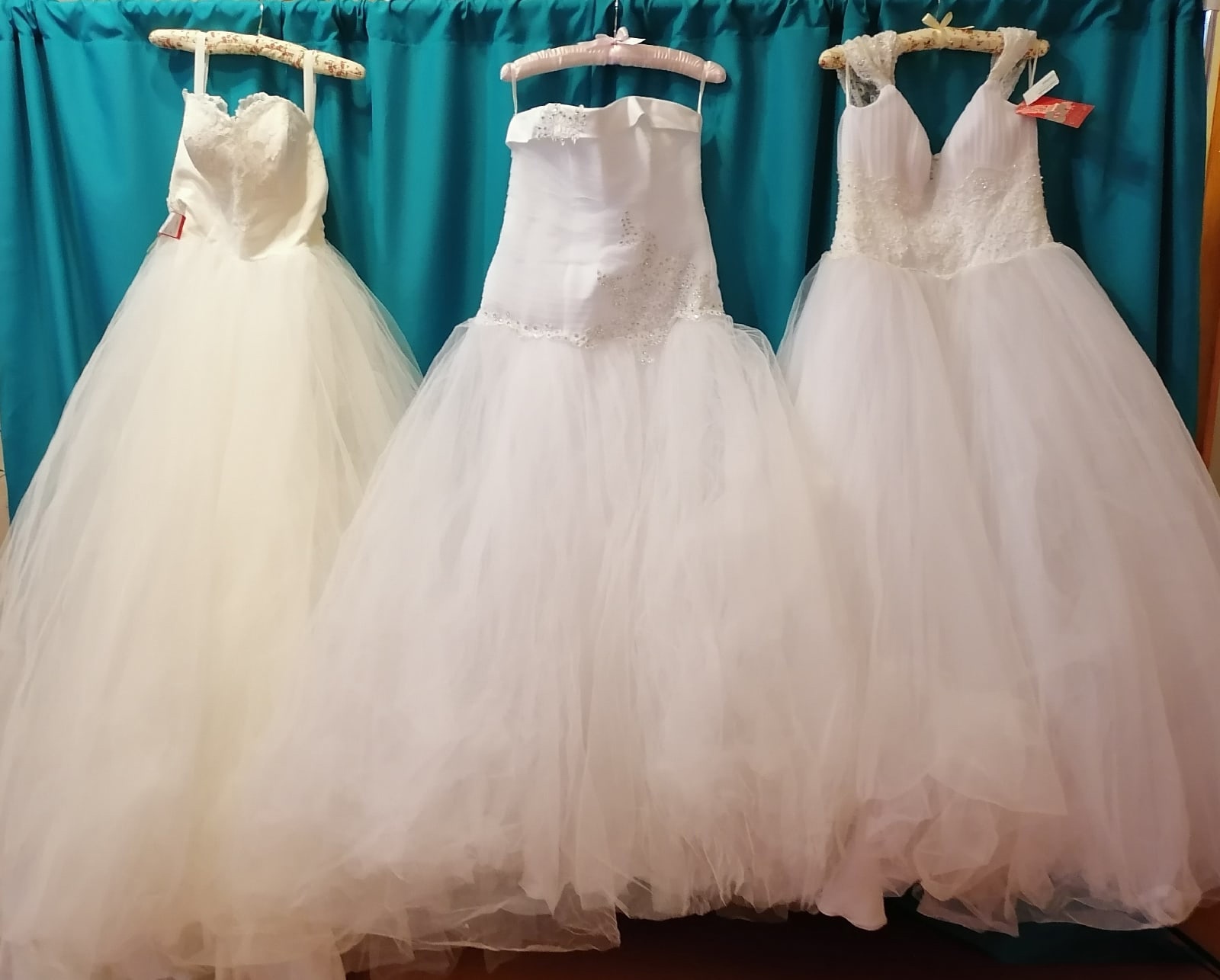 Трем невестам в Юрьевце подарят свадебные платья