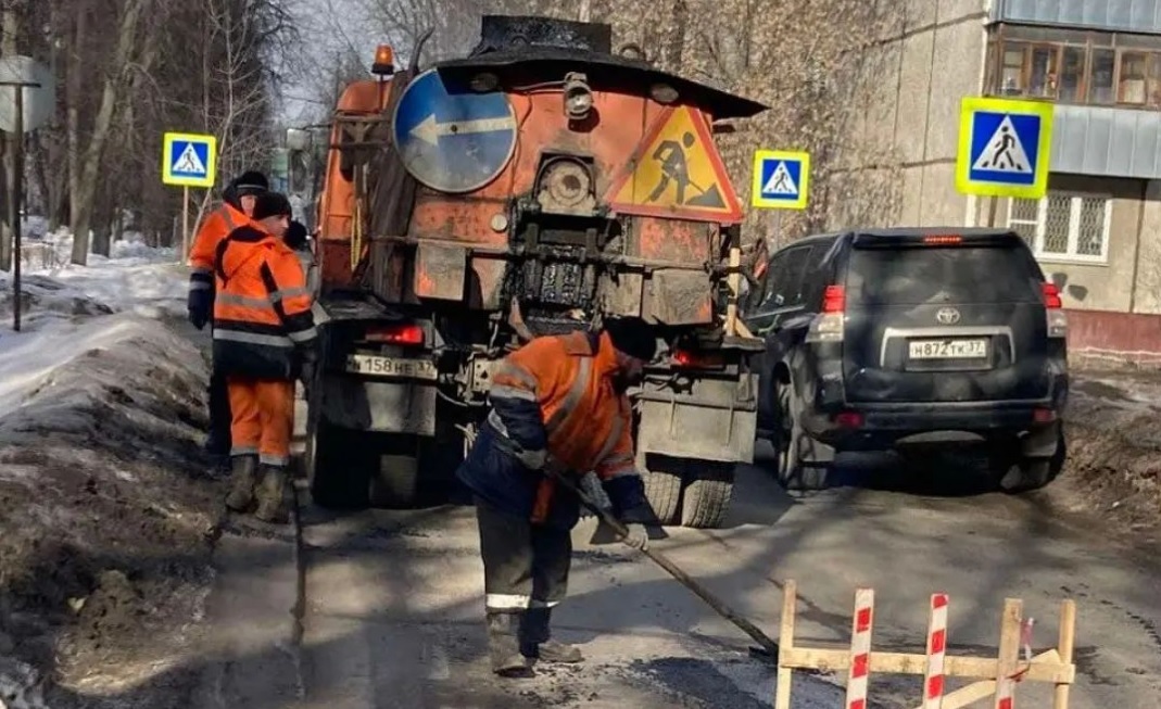 Коммунальщики в Иванове приостановили вывоз снега