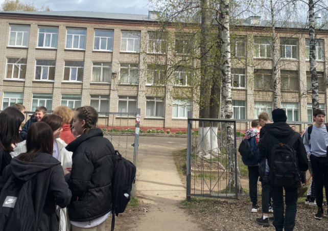 В Иванове из-за сообщений о минировании эвакуируют 27 школ (список)