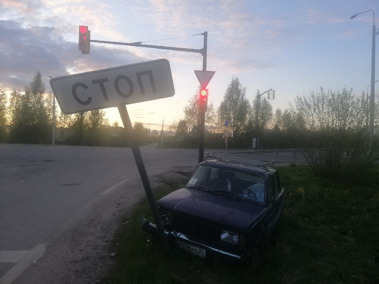 Водитель умер за рулем на окружной дороге у Беляниц