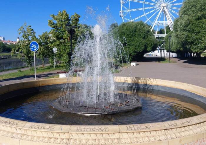 В Иванове заработал  фонтан  на набережной  между Театральным и Банным мостами 