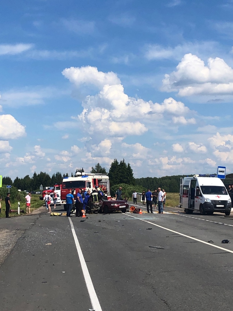 На трассе Иваново - Приволжск произошла авария с участием маршрутки