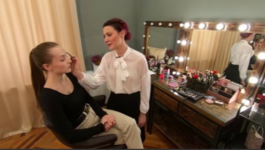 Жительницы Ивановской области предпочитают приходить на работу без макияжа