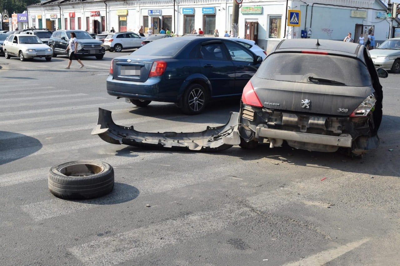 Тройное ДТП в Шуе спровоцировало пробки