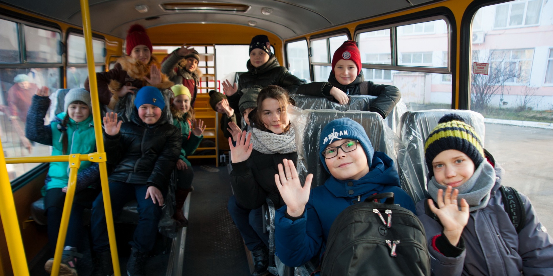 В Ивановскую область поступят новые автомобили скорой медицинской помощи и школьные автобусы