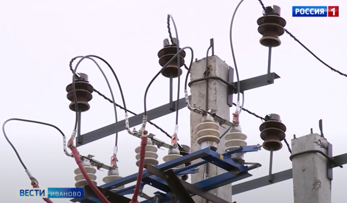 В Палехском районе вспыхнула опора линии электропередачи