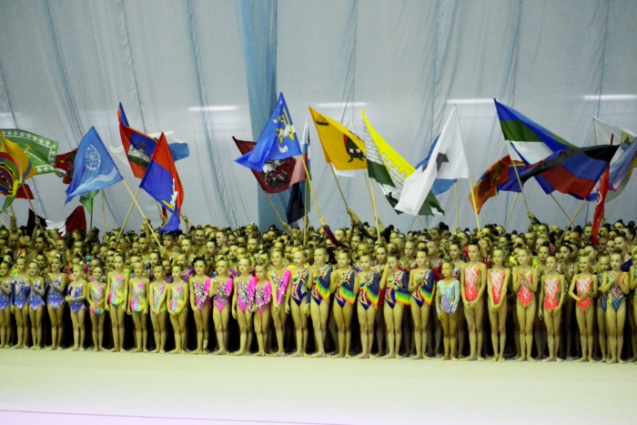 В спортшколе №9 в Иванове проходят соревнования по художественной гимнастике