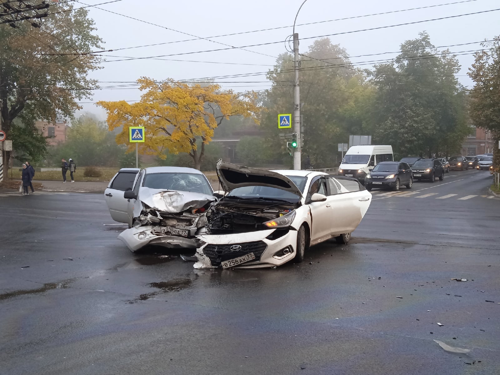 ДТП в тумане. В центре Иванова столкнулись два легковых автомобиля