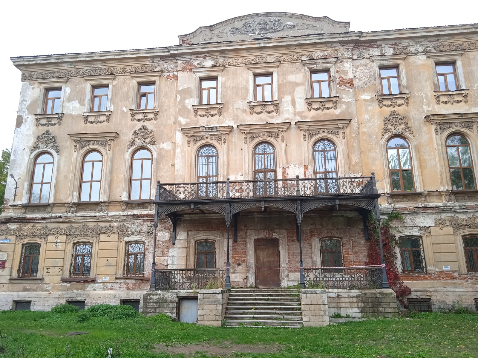 За два года в Иванове должны реставрировать фасад особняка, который посещал царевич