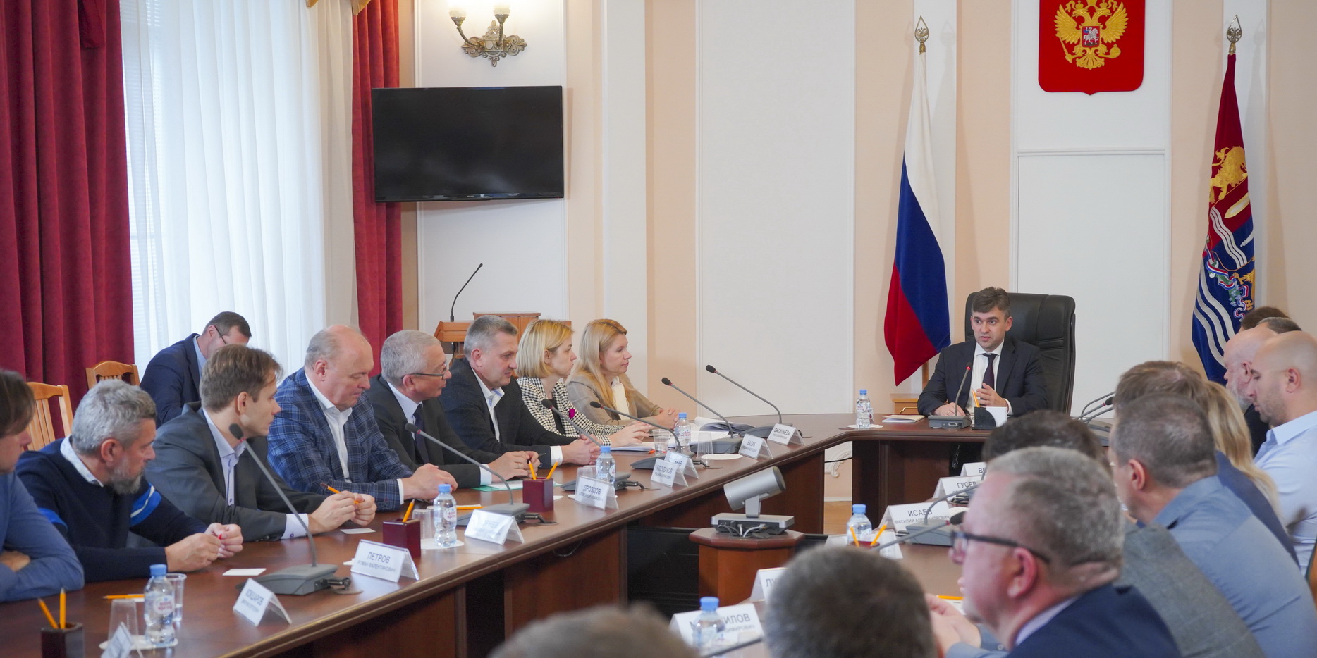 Губернатор Станислав Воскресенский встретился с представителями бизнес-сообщества региона 
