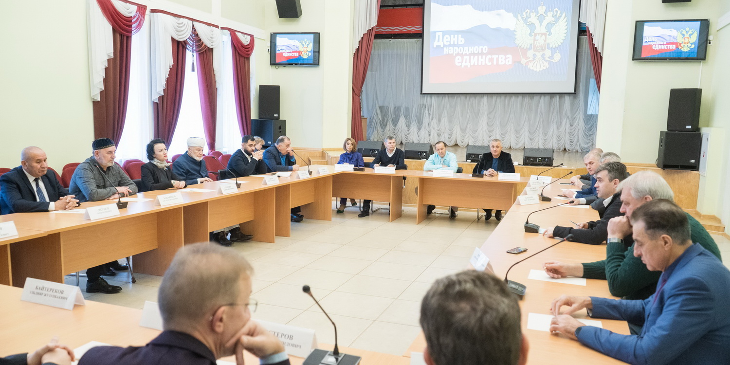 Губернатор Ивановской области встретился с представителями национальных диаспор