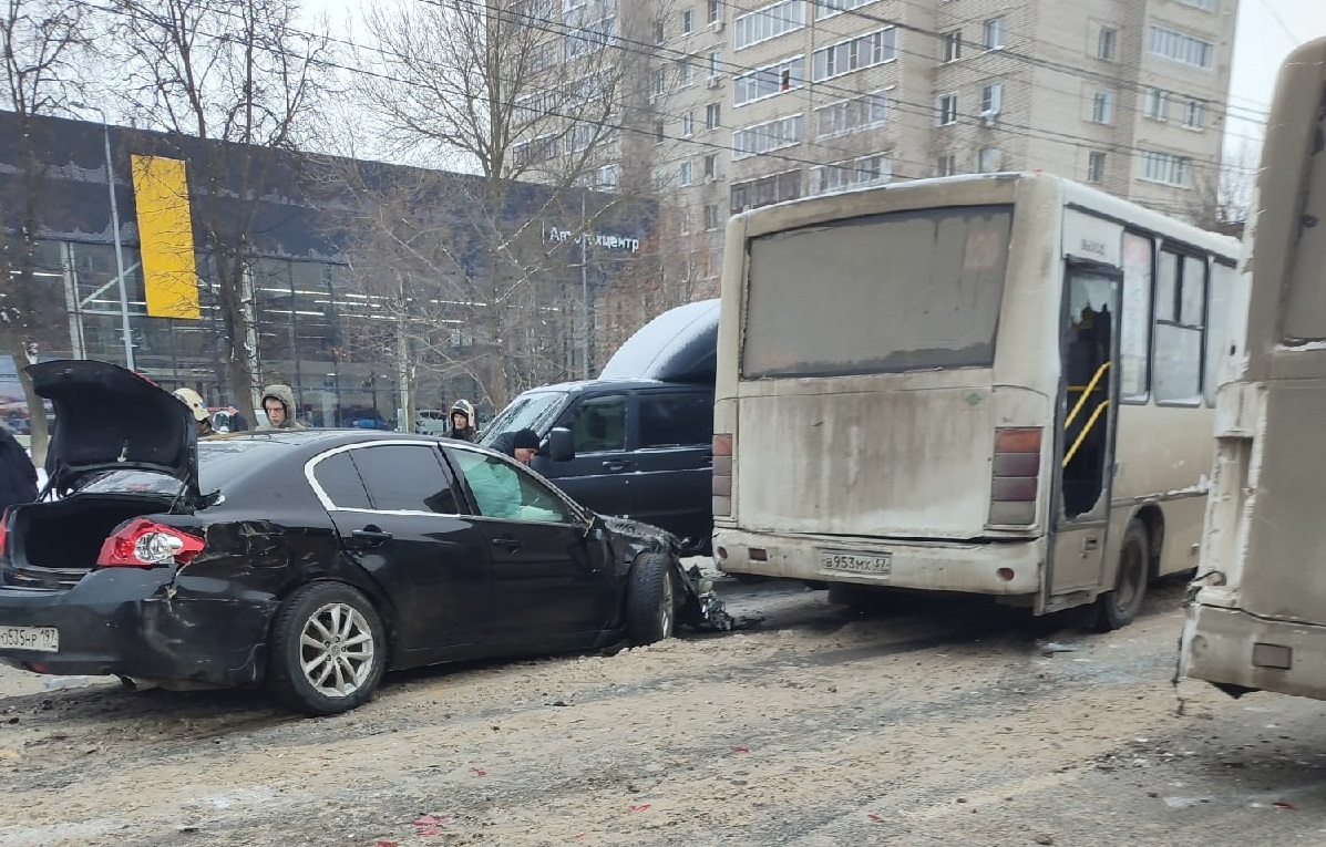 Проезд по улице Ташкентской в Иванове заблокирован