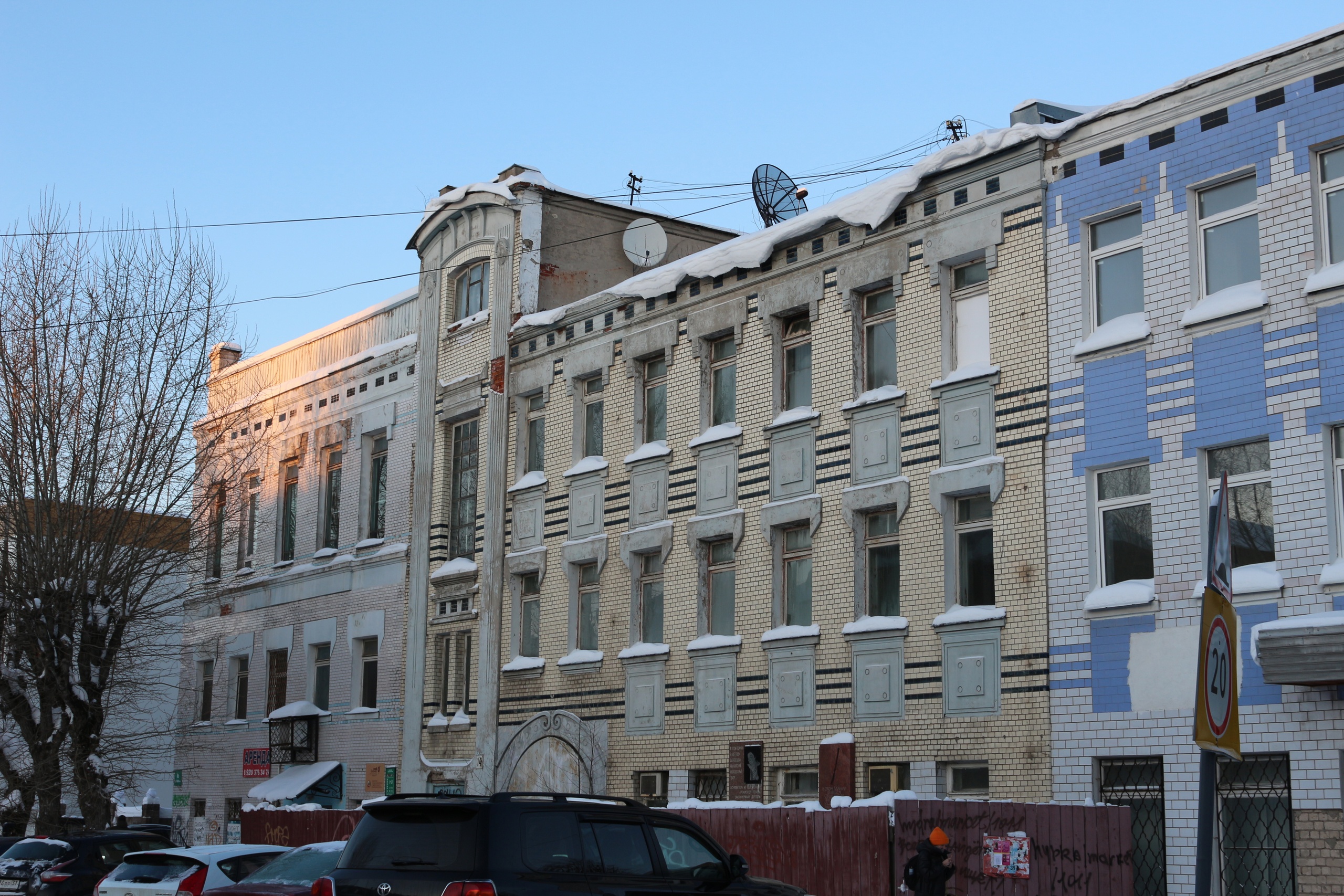 Суды Владимирской области понуждают владельца дома-памятника в центре Иванова к реставрации