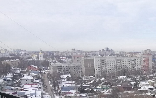 Из окна многоэтажки в Иванове выпрыгнула 18-летняя девушка
