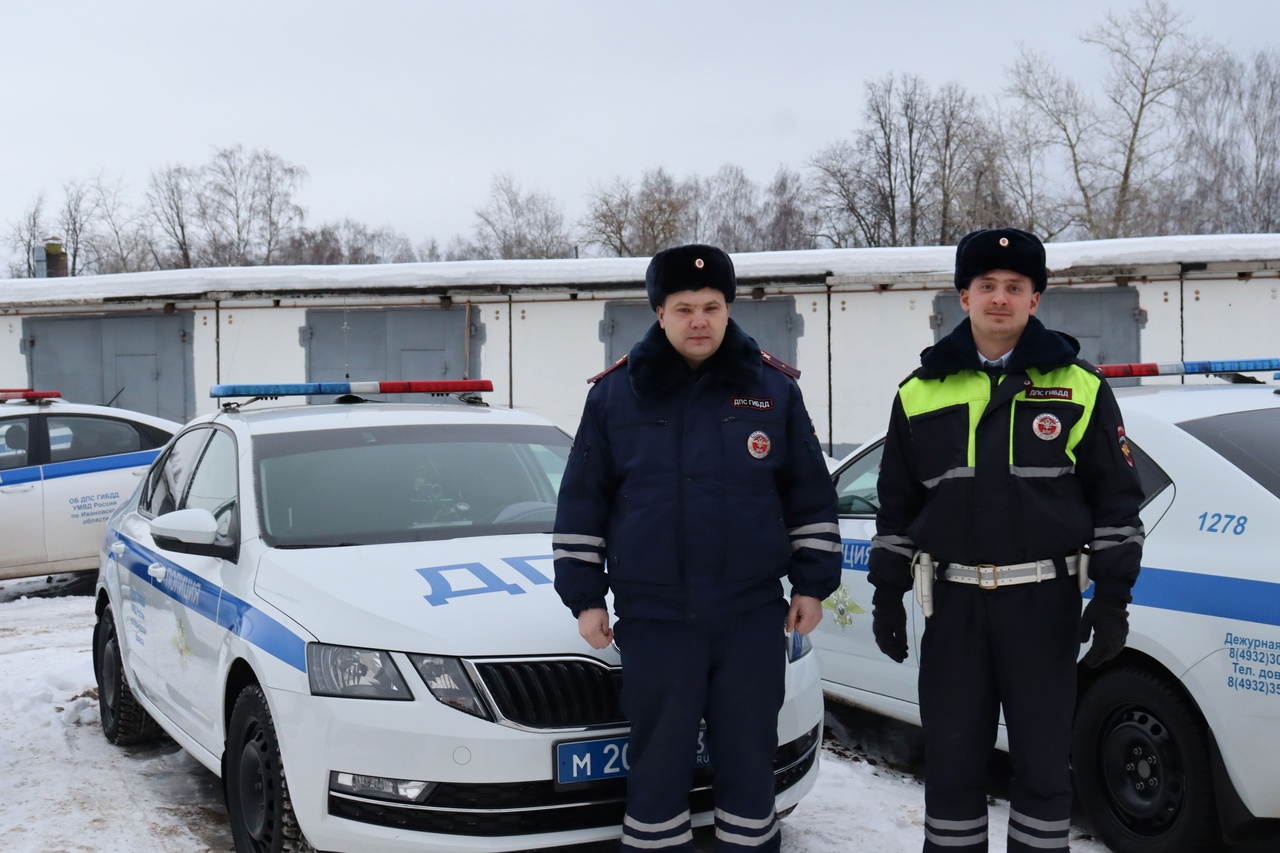 Инспекторы ДПС в Иванове помогли женщине в тридцатиградусный мороз