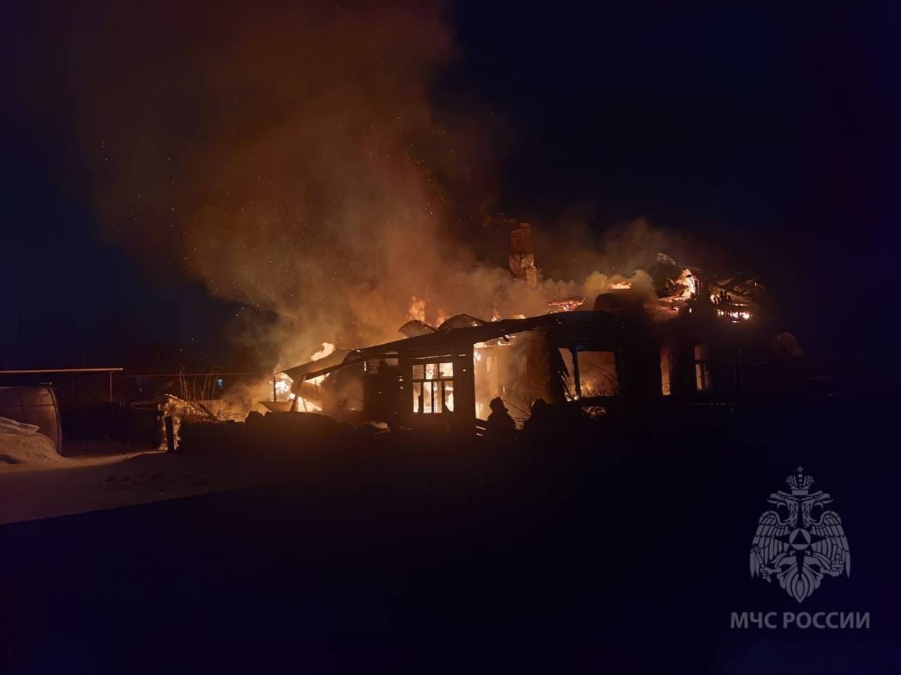 При пожаре в Ивановской области погибли 2 человека