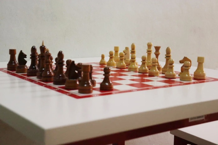 В школе №15 в Иванове обустроено пространство для игры в шахматы