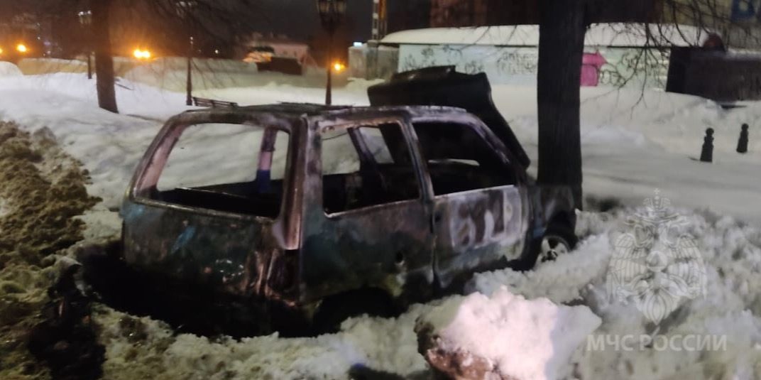 В центре Иванова подожгли автомобиль