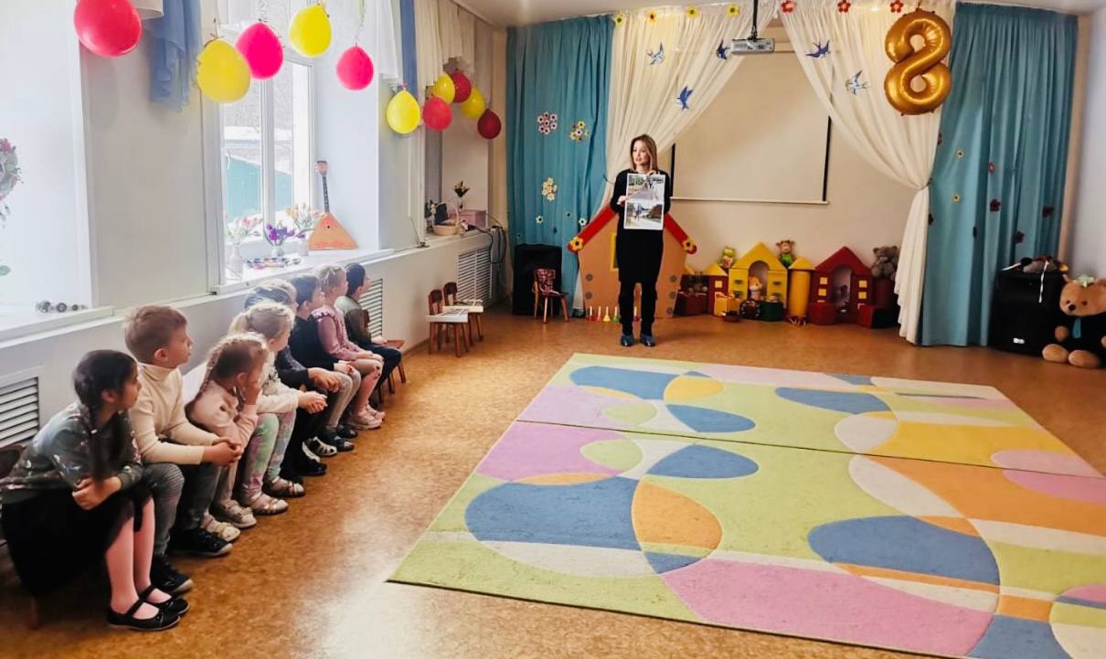 Дорожные инспекторы Ивановской области проводят профилактические беседы в детских садах