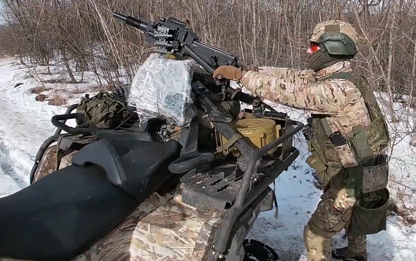 Мобильные группы войск ВДВ из Ивановской области на мотовездеходах проводят вылазки к позициям ВСУ