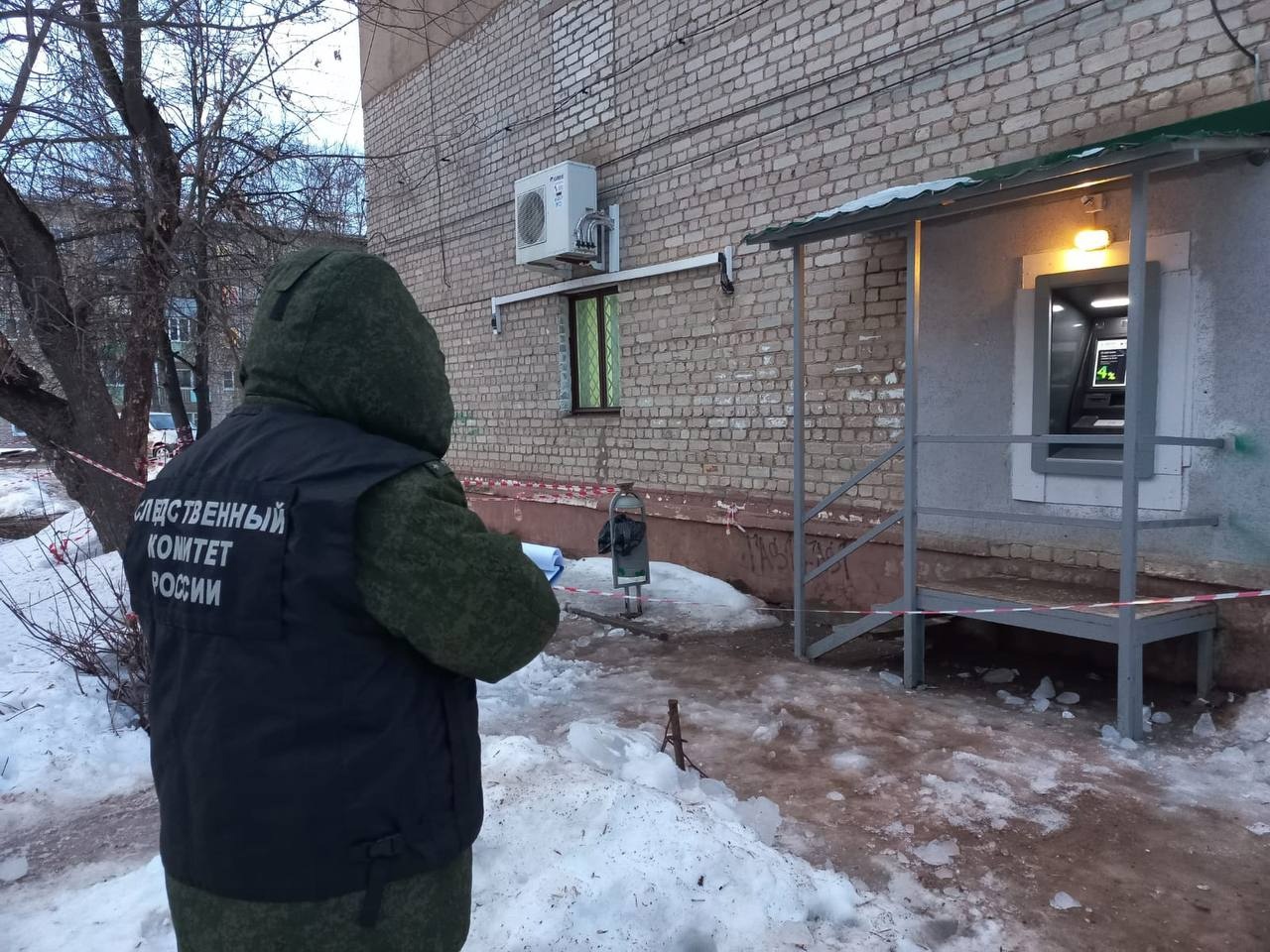 Двое младенцев и мужчина пострадали в Ивановской области из-за падения льда с крыш