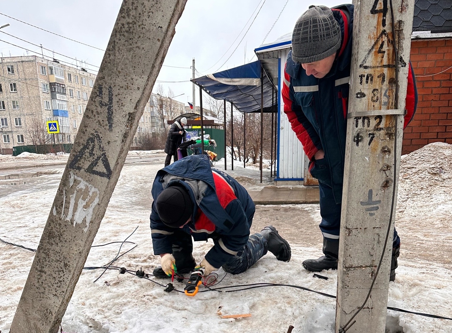 25 населенных пунктов в Ивановской области остались без электричества из-за мощного снегопада