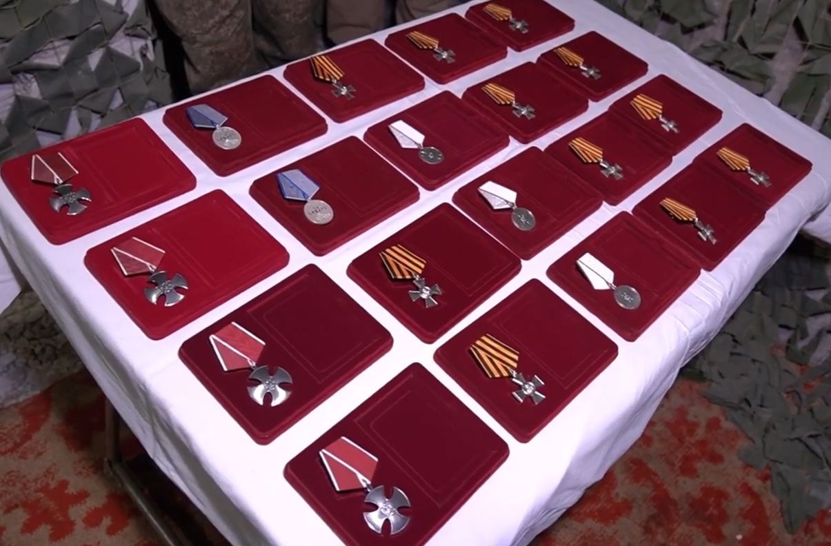 Ивановские десантники получили награды от заместителя командующего группировкой войск "Центр"