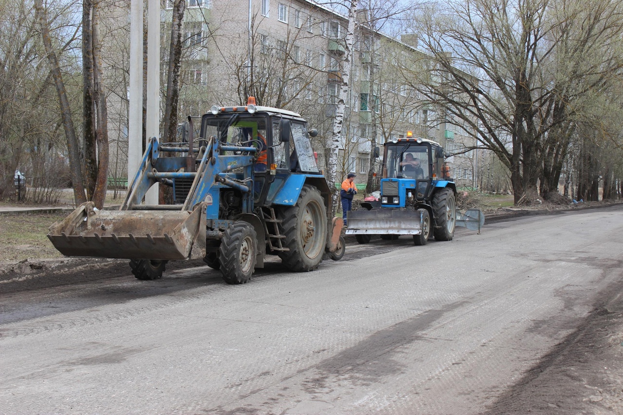 В Кинешме приступали к фрезерованию части дороги на улице Гагарина