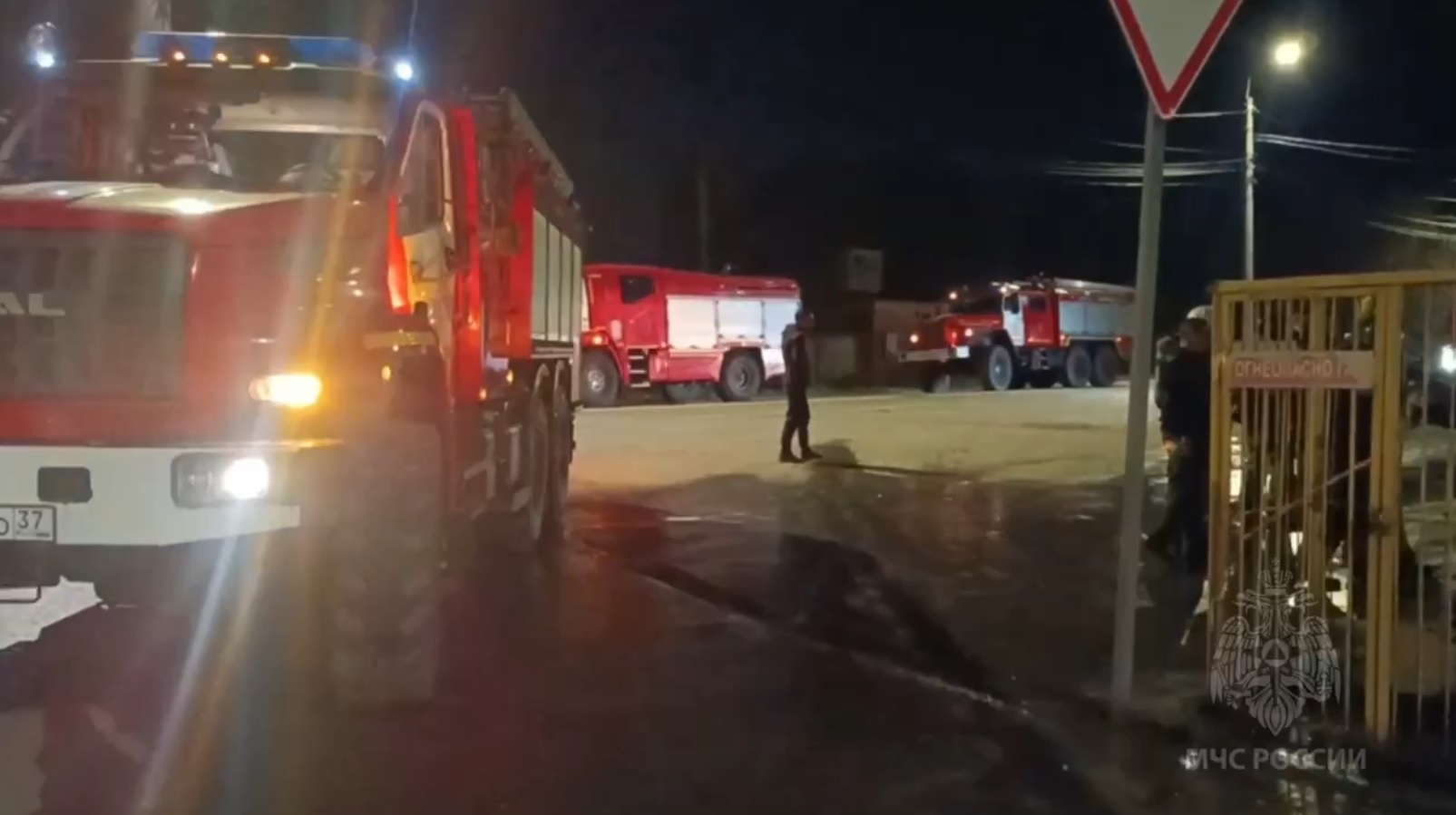 За сутки пожарные Ивановской области 12 раз выезжали на тушение огня