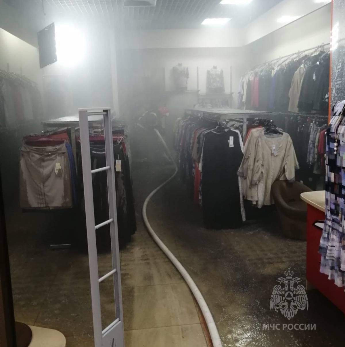 В крупном торговом центре в Иванове произошел пожар