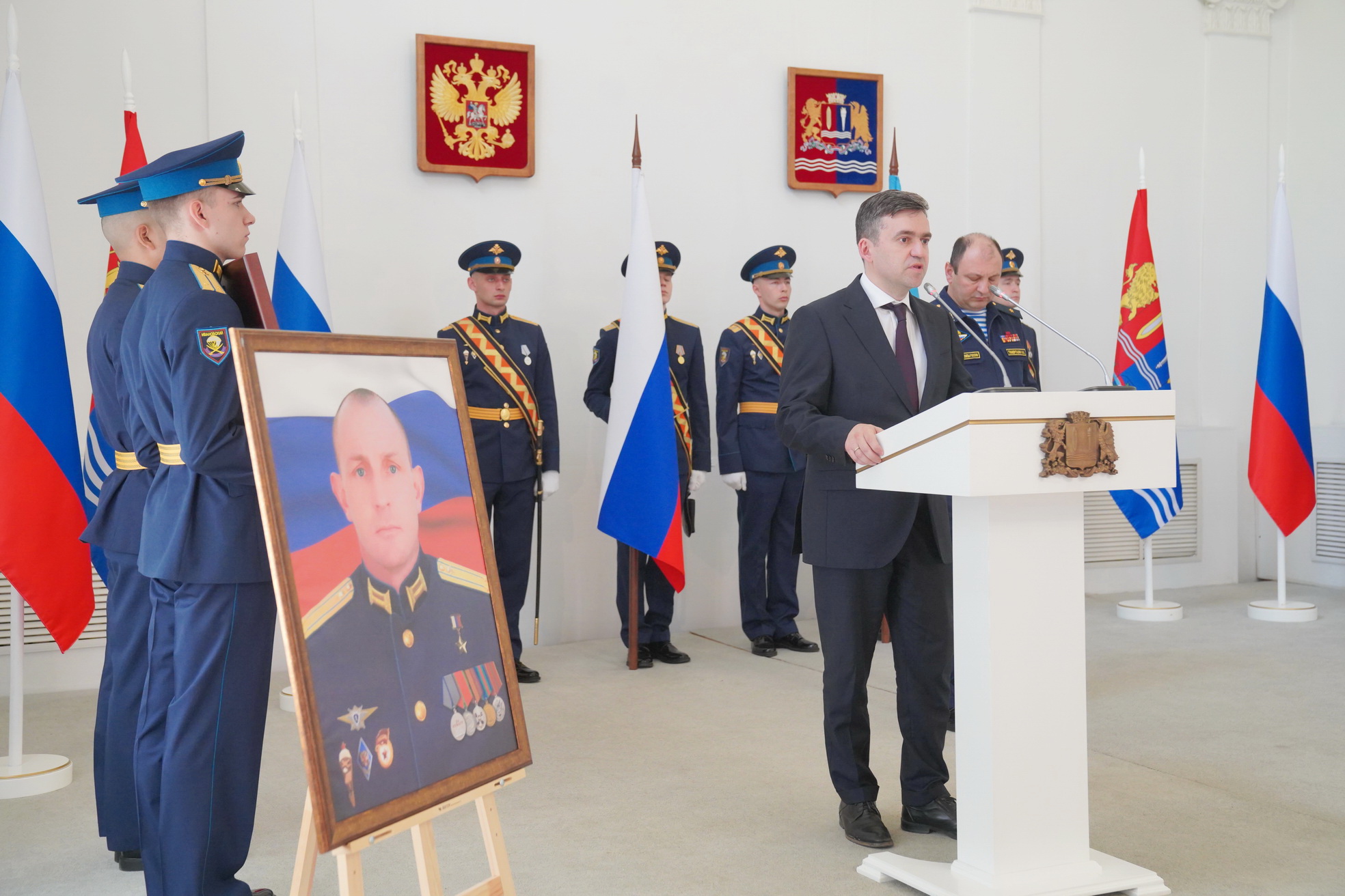 Звание Героя России посмертно присвоено военнослужащему Ивановского гарнизона Александру Макарову