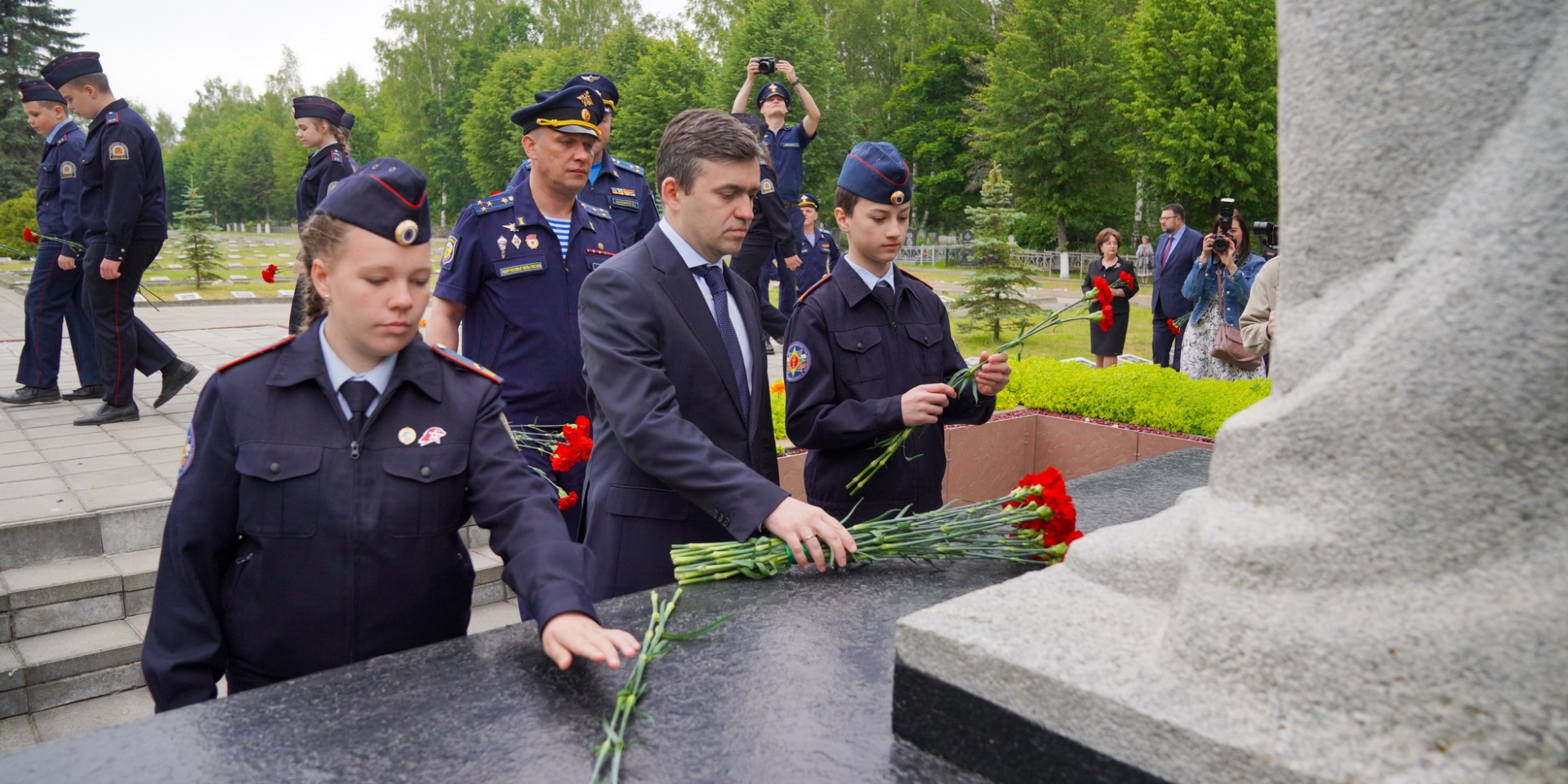 В городах и районах Ивановской области проходят мероприятия ко Дню памяти и  скорби