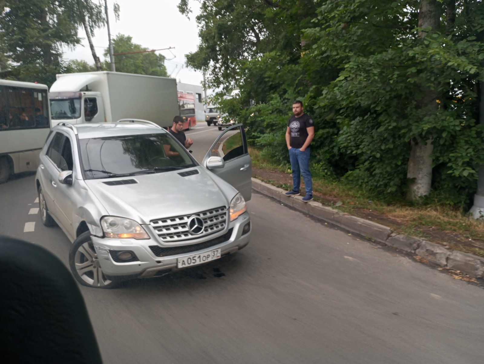 Авария в Кохме спровоцировала многокилометровую пробку