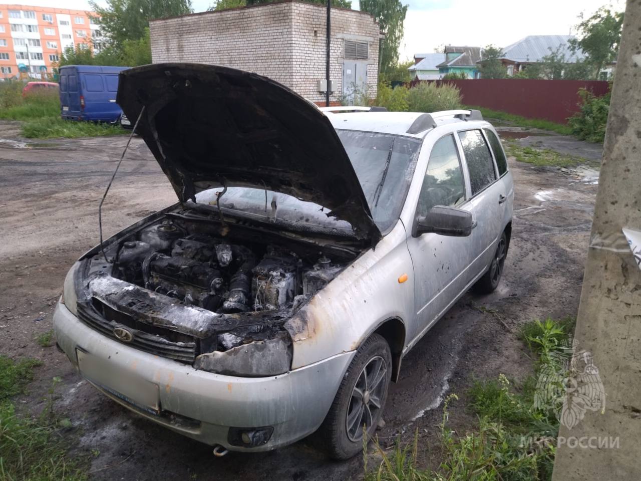 Автомобилист из Ивановской области успел потушить машину до приезда пожарных