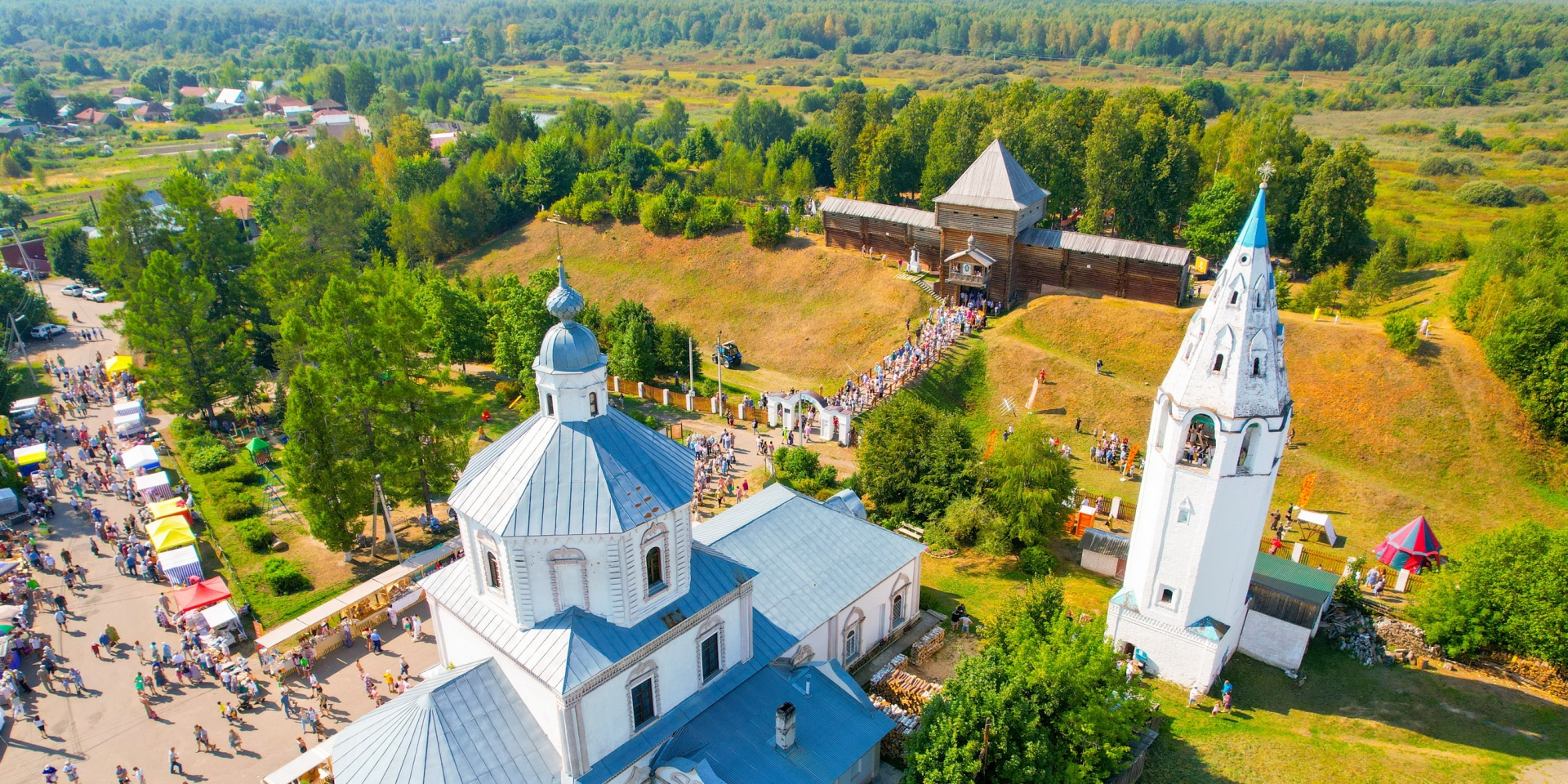 В поселке Лух Ивановской области прошел гастрономический фестиваль "Лук-Лучок"