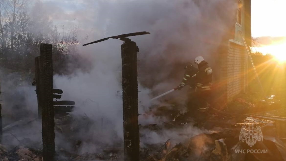 Три дома и одна машина сгорели за сутки в Ивановской области