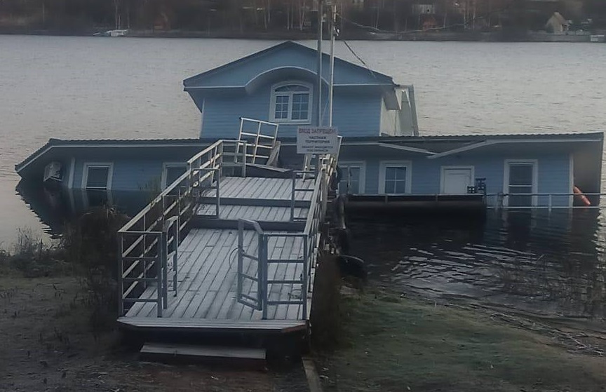 Транспортная прокуратура начала проверку из-за затонувшего дебаркадера в Плесе Ивановской области