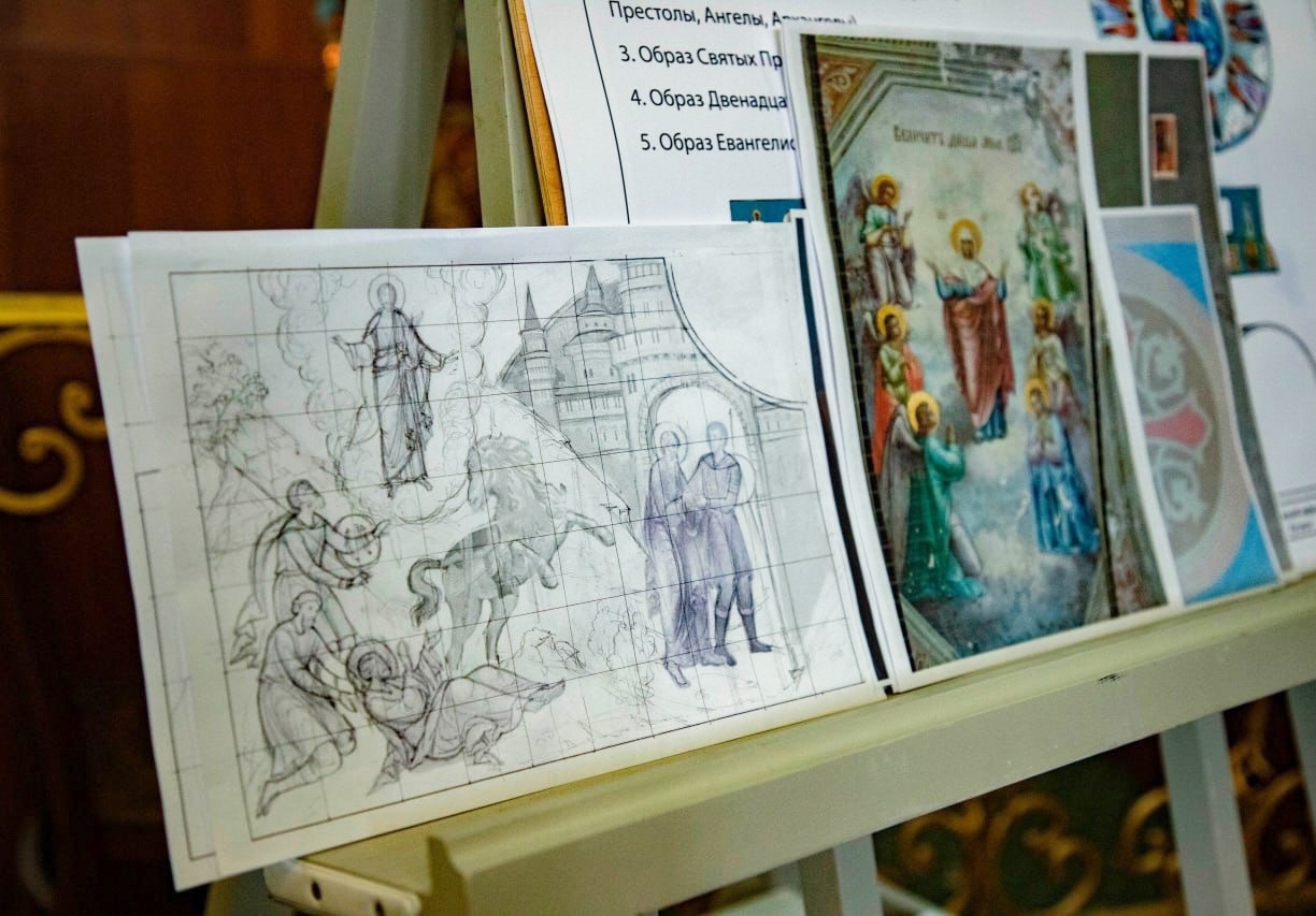 Художники из Ивановской области расписывают Свято-Петропавловский собор в Луганске