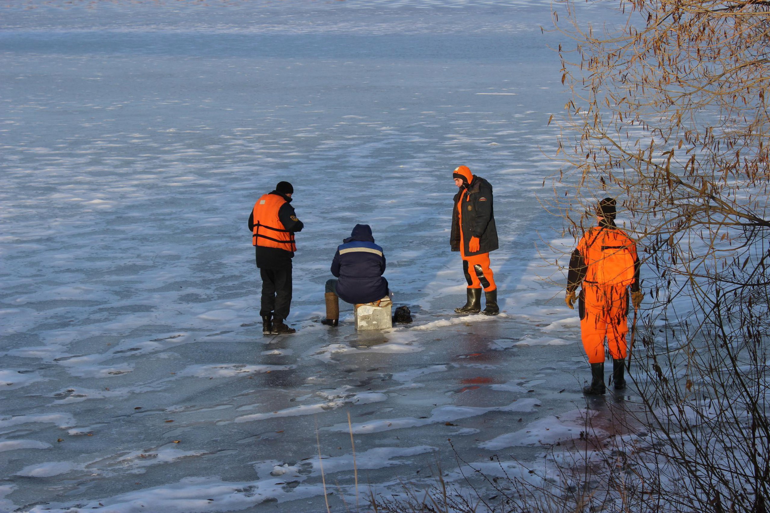 В Кинешме проводят профилактические рейды в местах выхода рыбаков на лед 