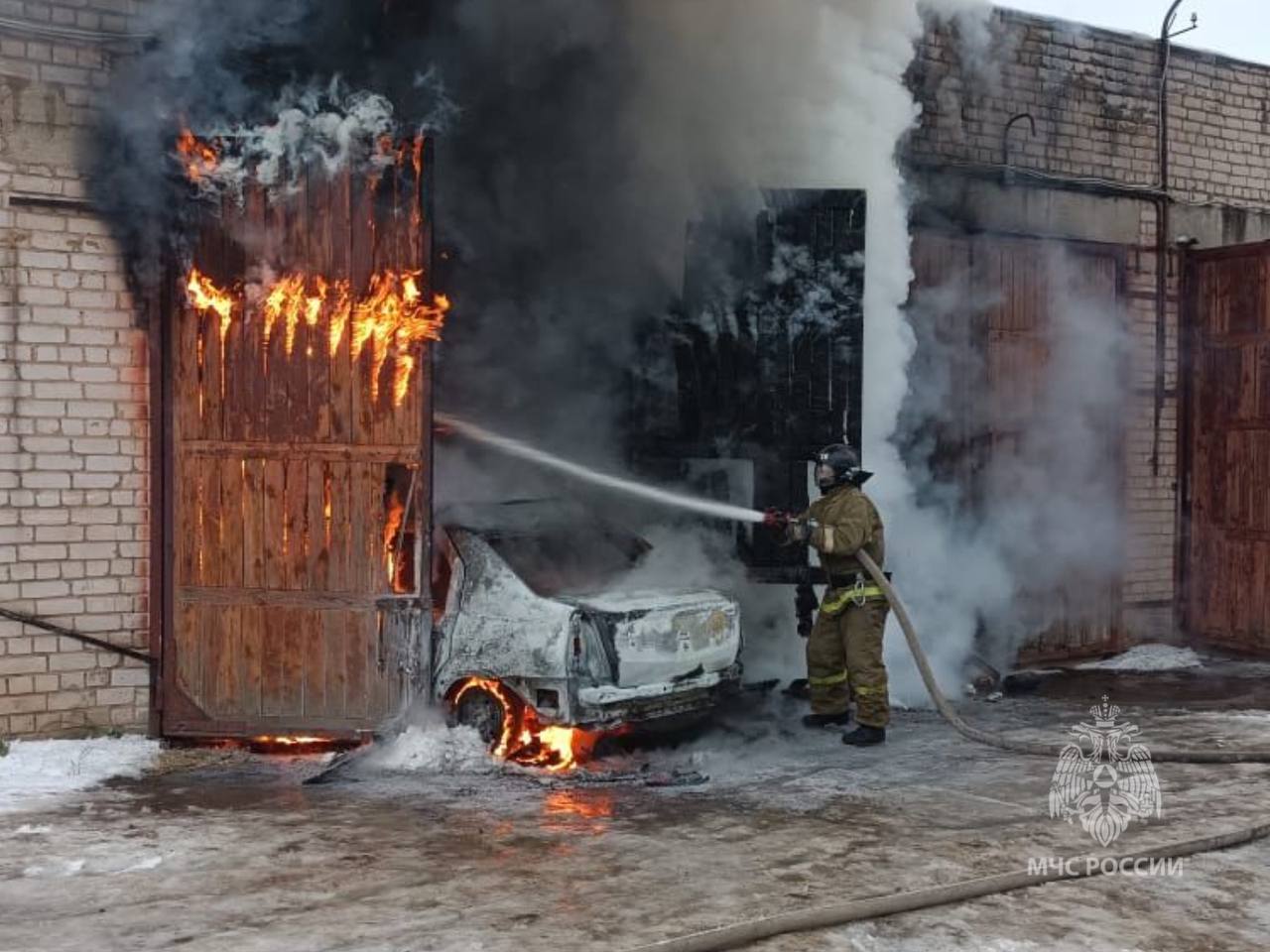 За сутки огнеборцы Ивановской области четыре раза выезжали на тушение пожаров