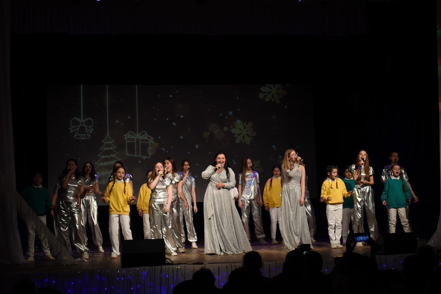 В Кинешме прошла благотворительная акция-концерт "Дети - детям"