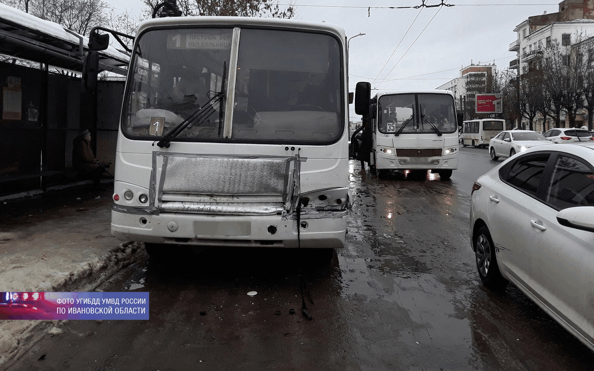 При столкновении автобусов в Иванове пострадали 5 человек