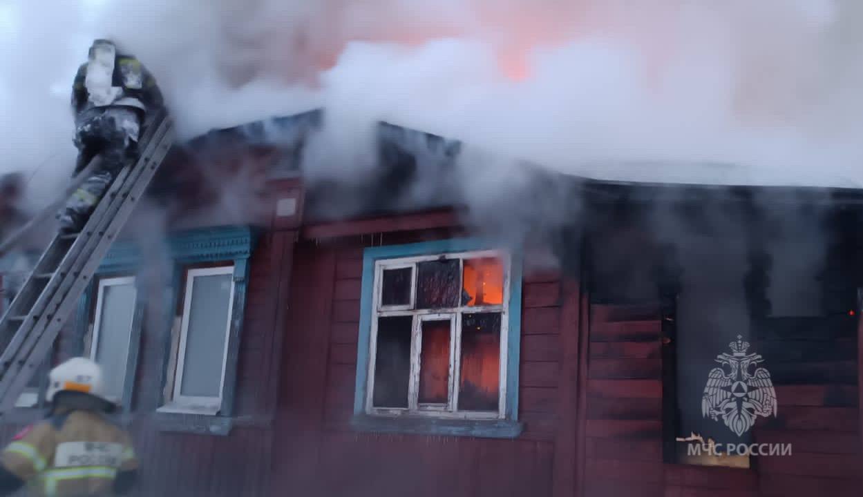 В Иванове пожарные спасли женщину из огня 