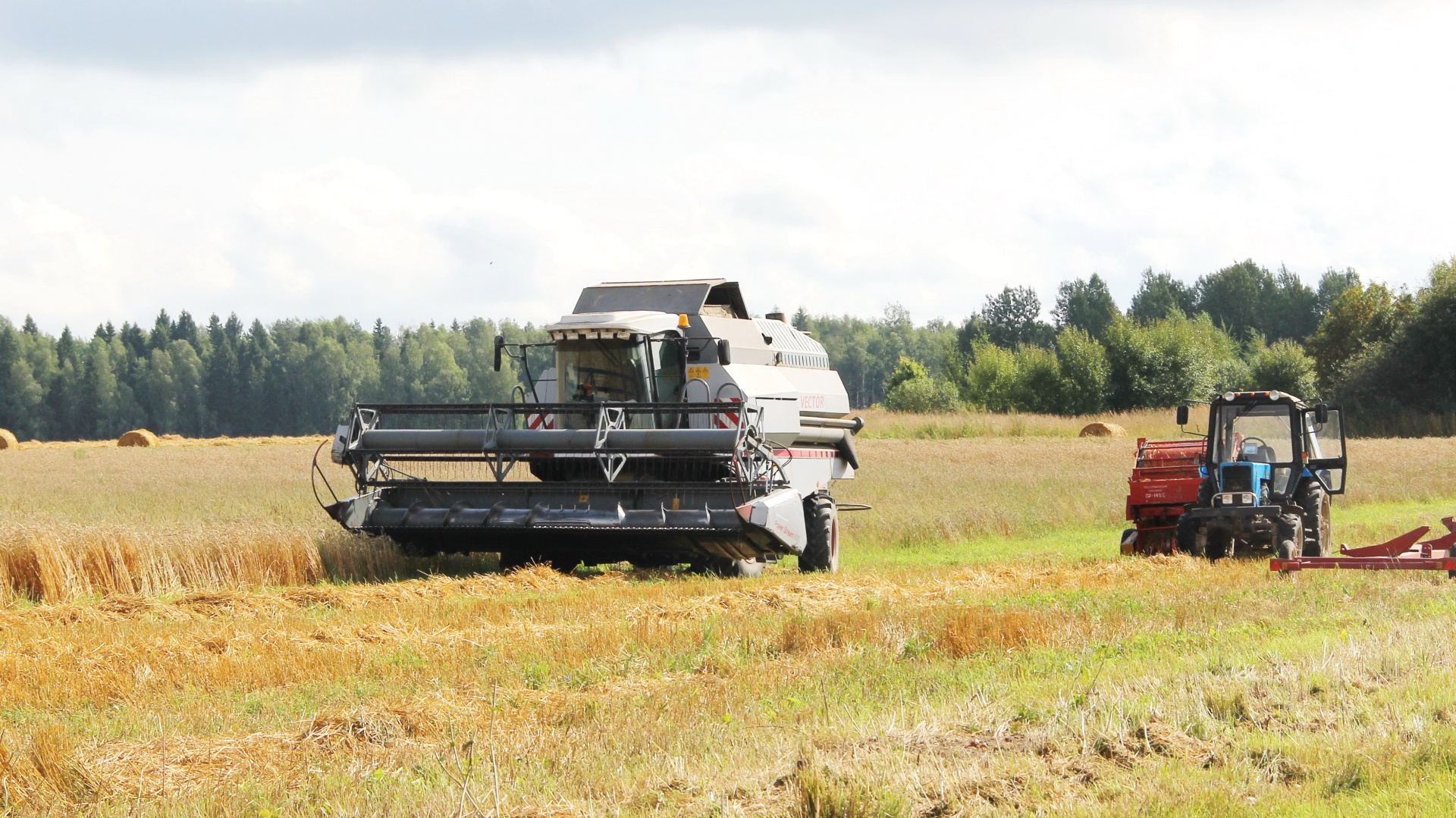 Свыше 300 единиц техники закупили аграрии Ивановской области в прошлом году