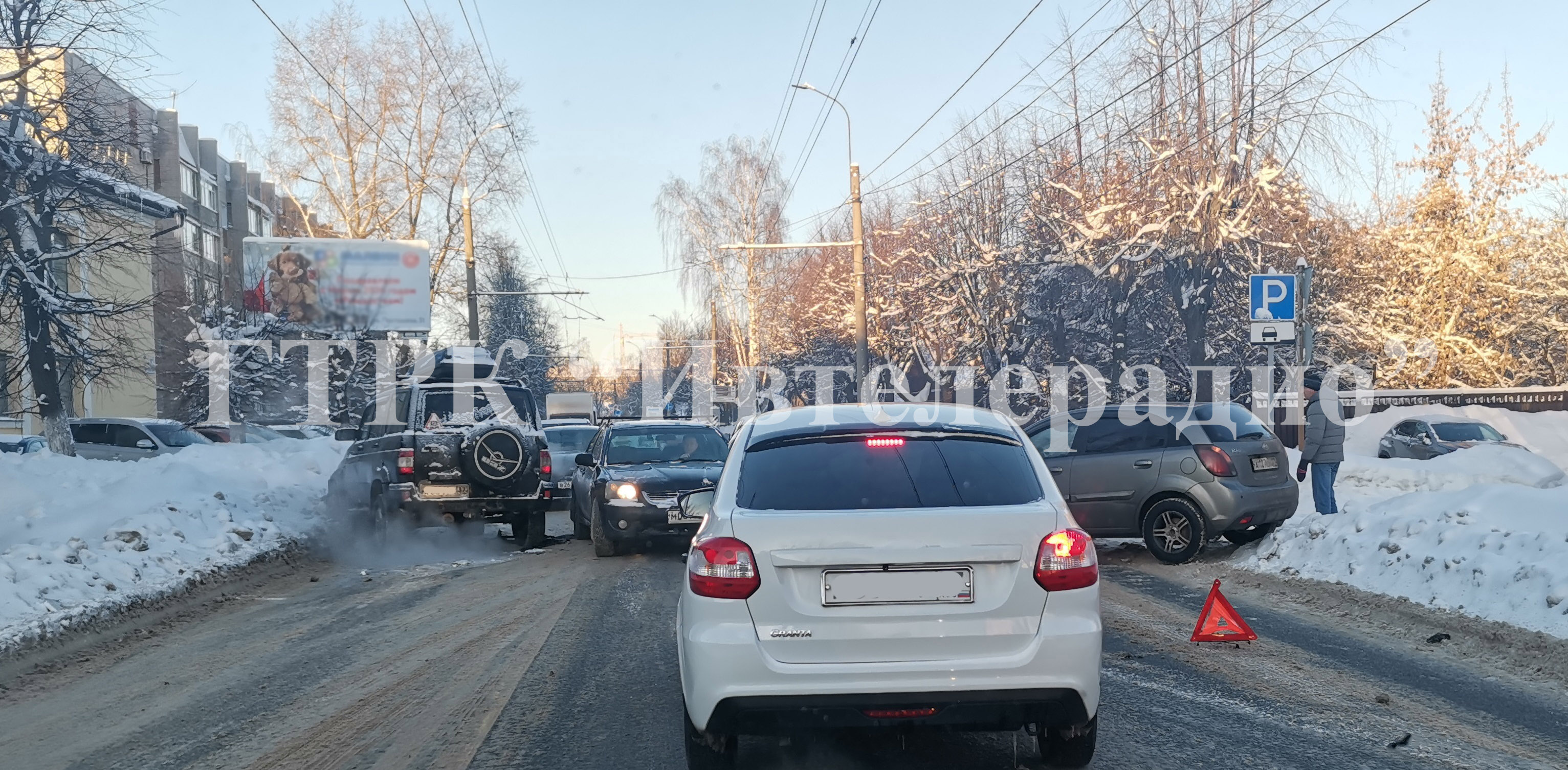 Утренняя авария в Иванове парализовала движение по улице Постышева