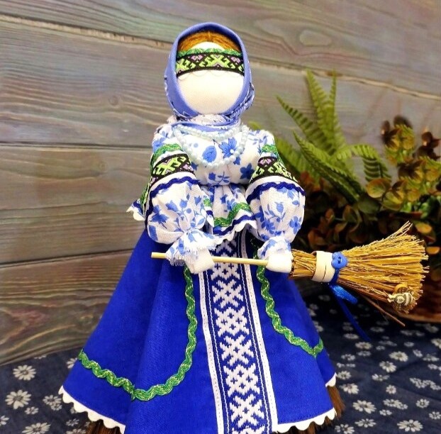 Разновидности народной куклы «метлушка», оберег на разные случаи.