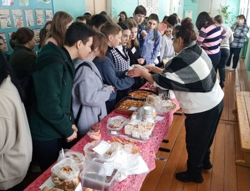 В юрьевецкой школе прошла благотворительная ярмарка