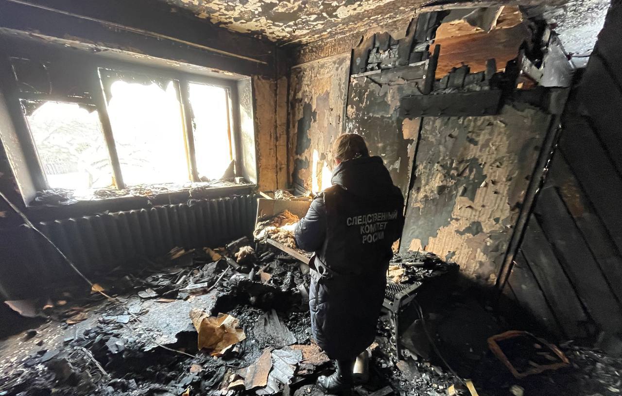 Следователи проводят проверку по факту гибели двух человек на пожаре в Савинском районе
